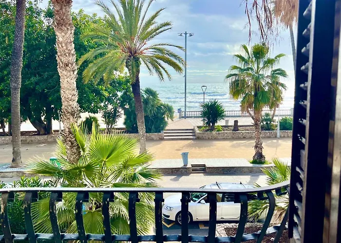 Sitges Seafront Refugio Batllo